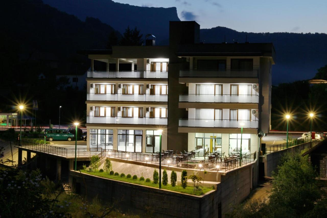Hotel Novalic Кониц Экстерьер фото