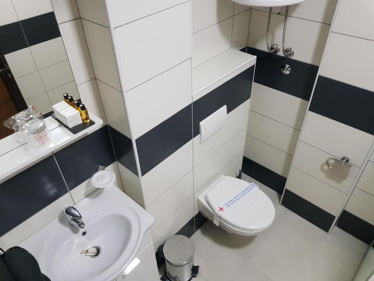 Hotel Novalic Кониц Экстерьер фото